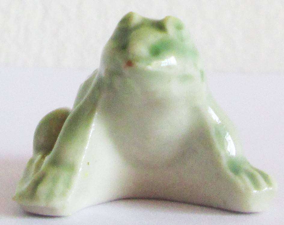 Frog Wade Red Rose Tea Miniature Animals