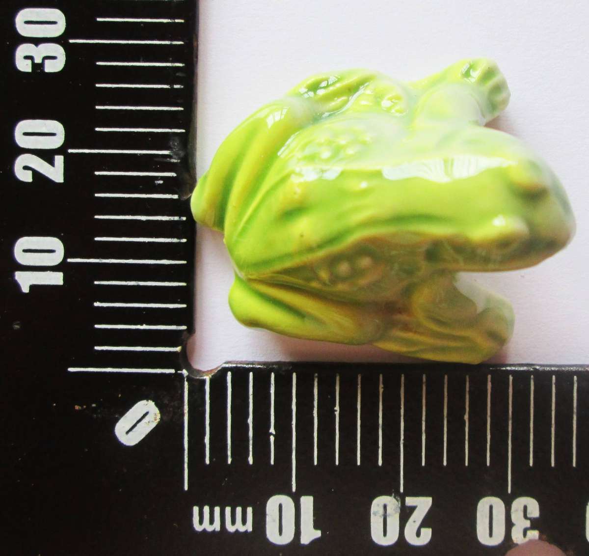 Frog Wade Red Rose Tea Miniature Animals
