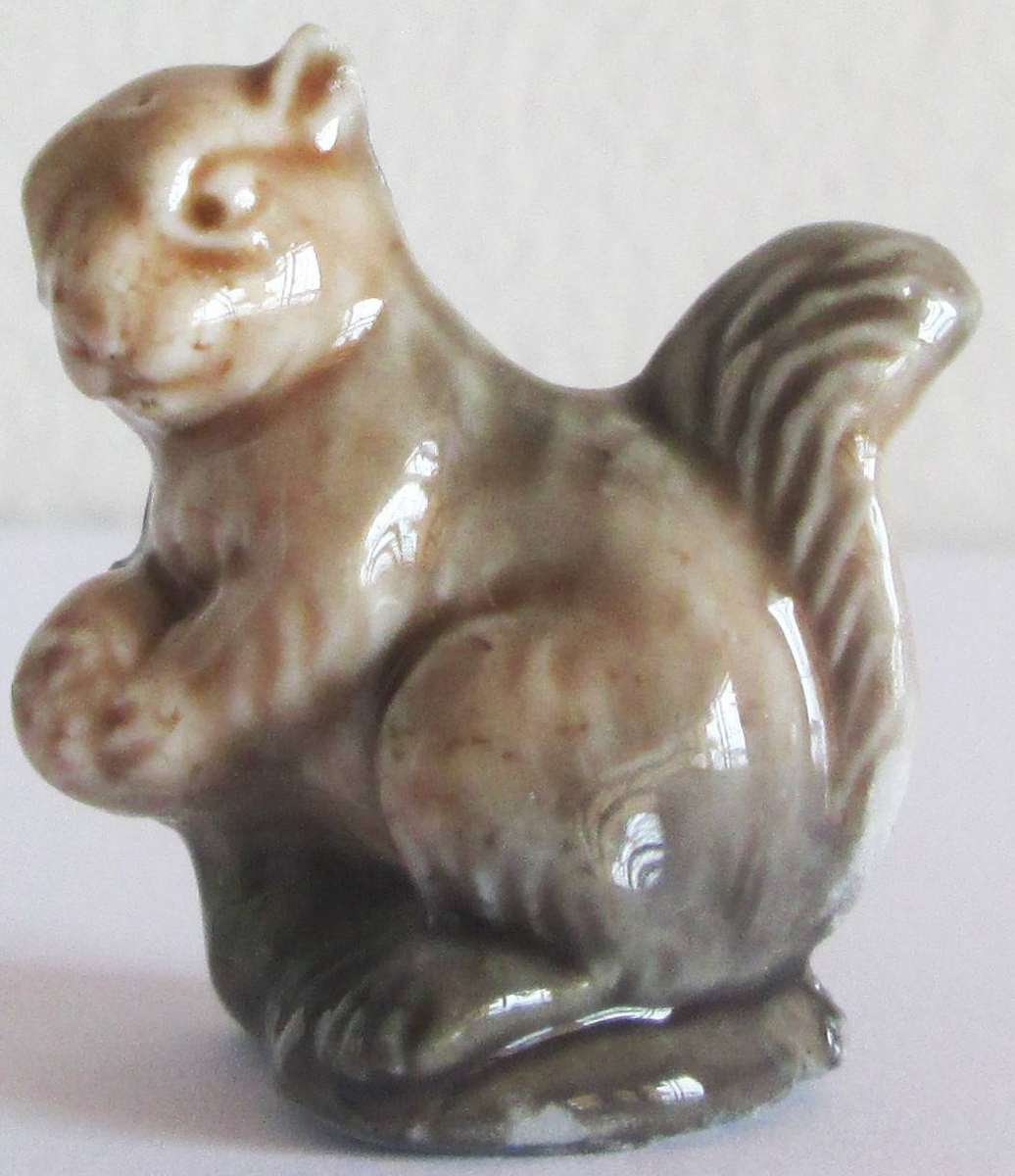 1974 Squirrel Wade English Whimsies
