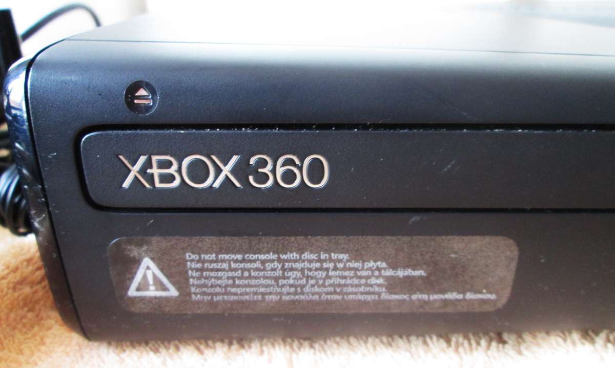 XBOX 360 Slim Console Model 1439 with Accessories Games and Figurines