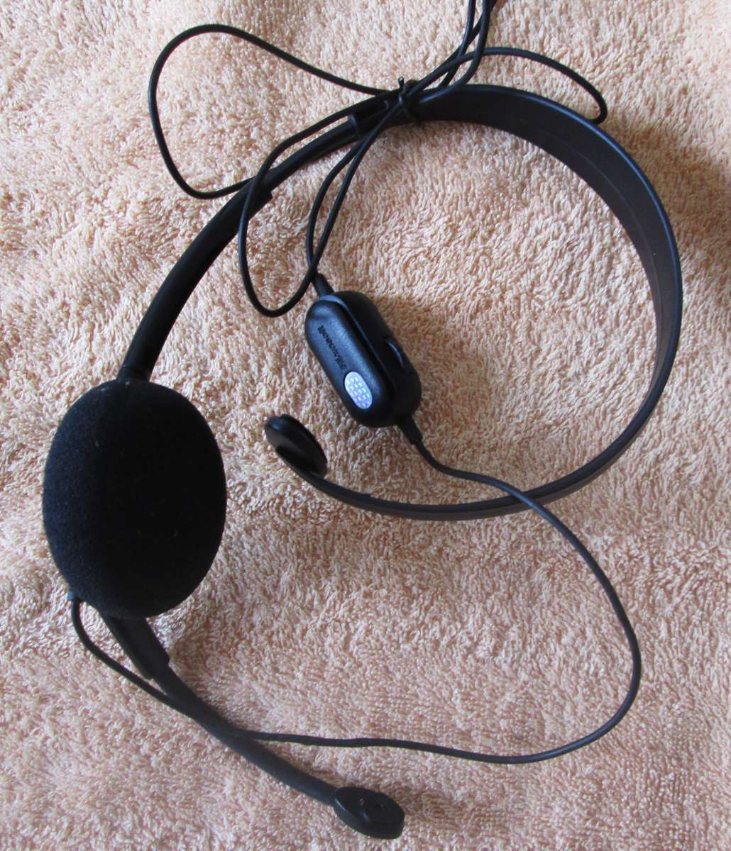 XBOX 360 Slim Console Model 1439 with Accessories Games and Figurines