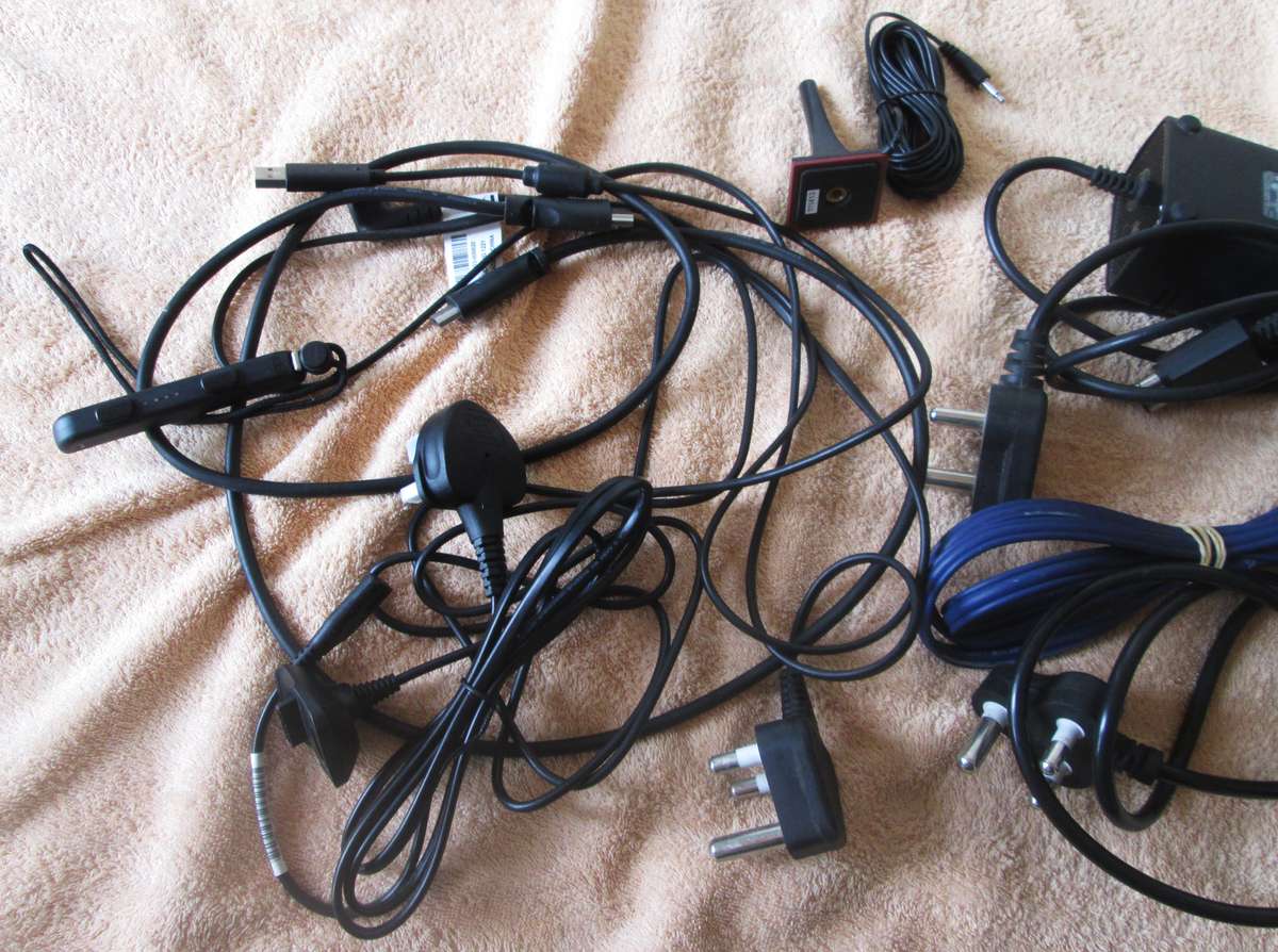 XBOX 360 Slim Console Model 1439 with Accessories Games and Figurines