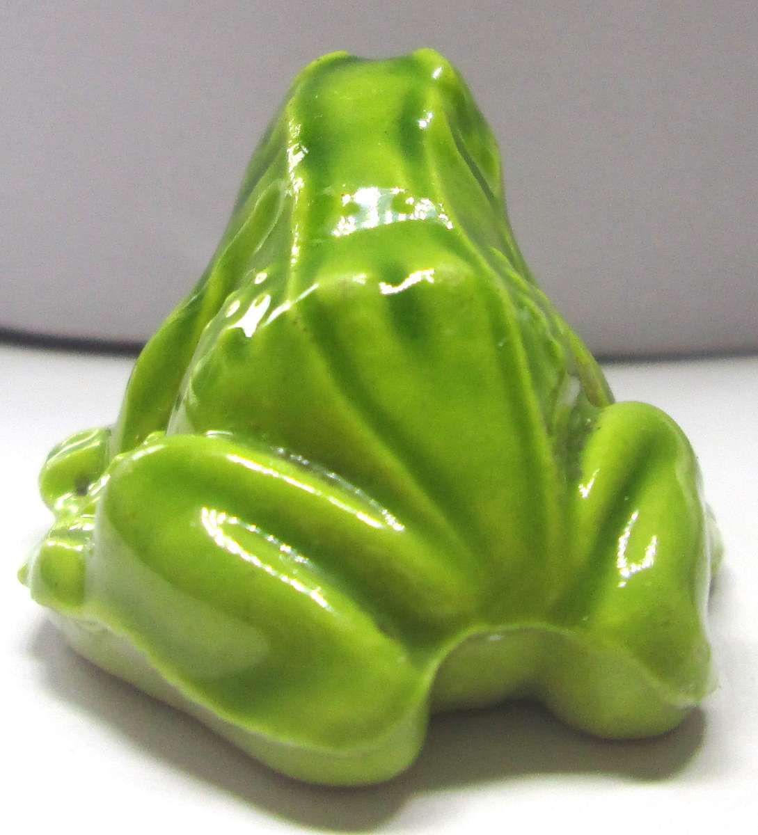 Frog Wade Red Rose Tea Miniature Animals