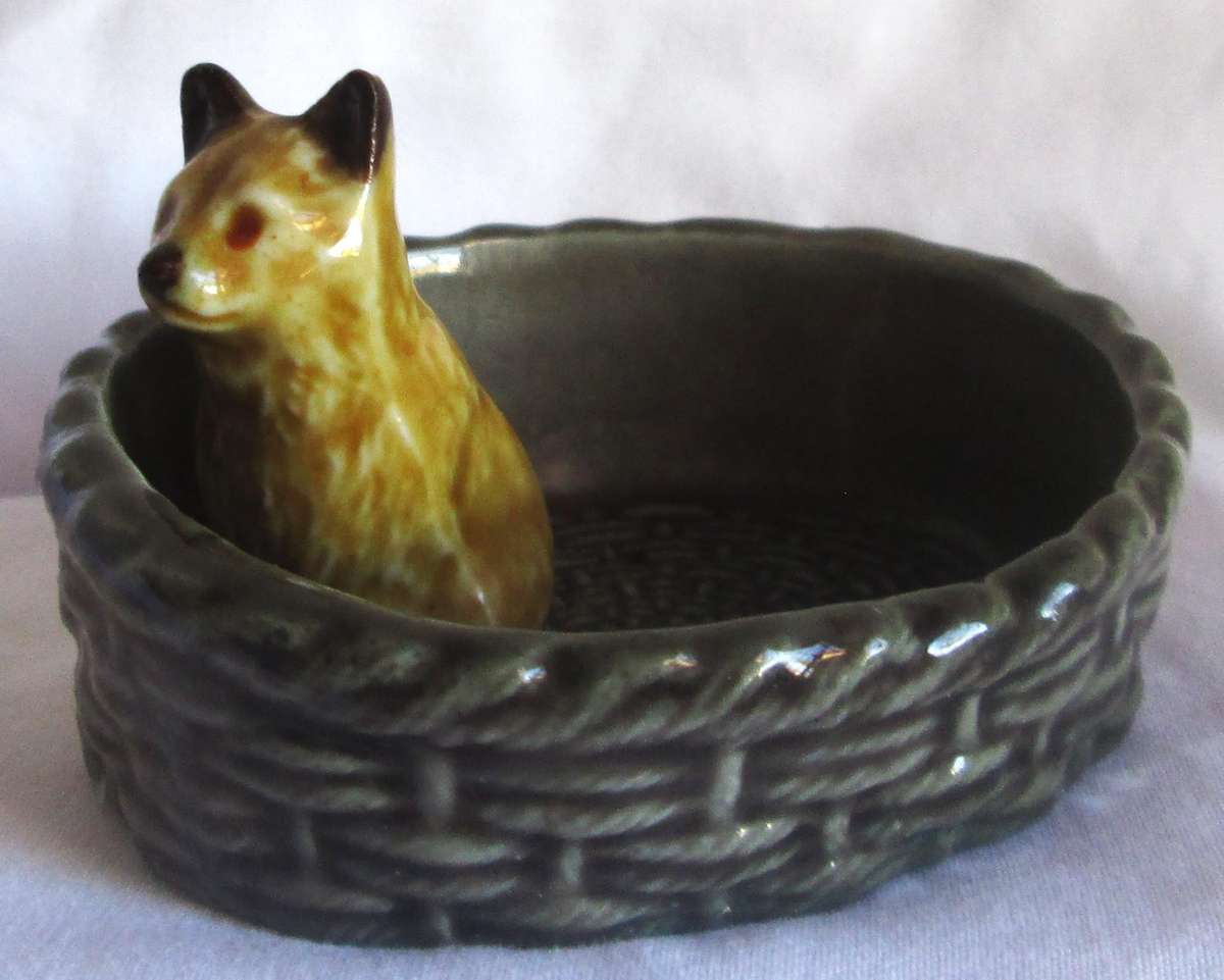 1974 - 1981 Puppy Dishes Wade Cairn Puppy Standing