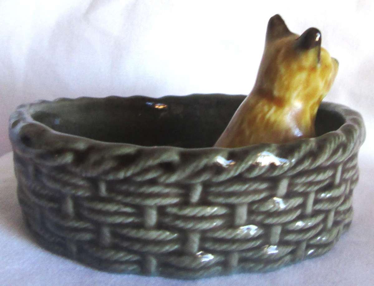 1974 - 1981 Puppy Dishes Wade Cairn Puppy Standing