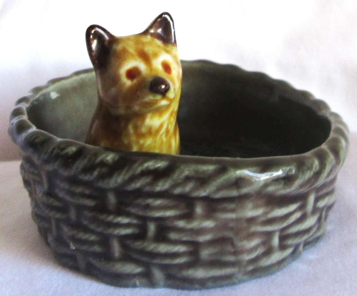 1974 - 1981 Puppy Dishes Wade Cairn Puppy Standing