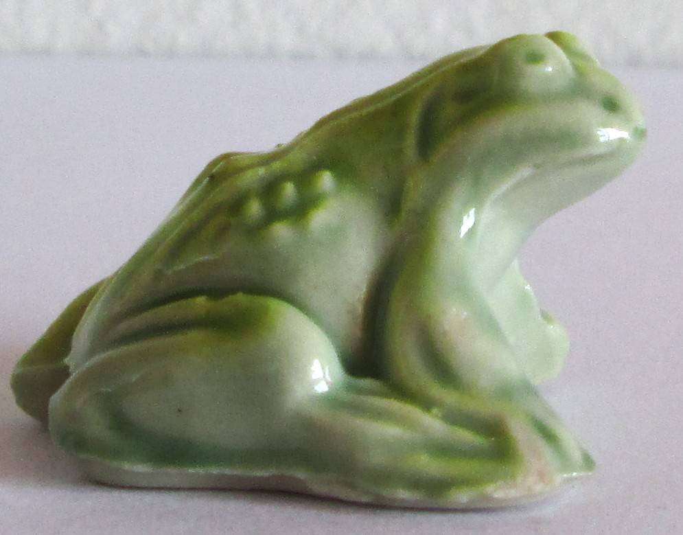 Frog Wade Red Rose Tea Miniature Animals