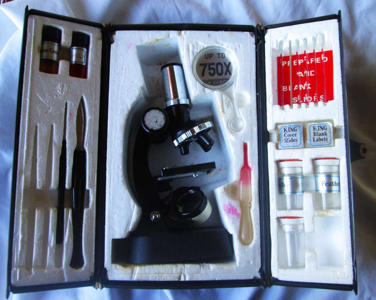 Nicca Microscope 22 Piece Set in Case