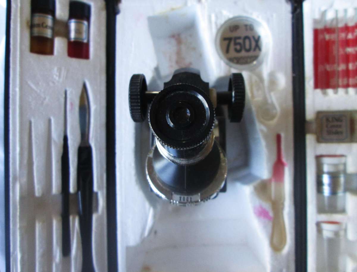 Nicca Microscope 22 Piece Set in Case