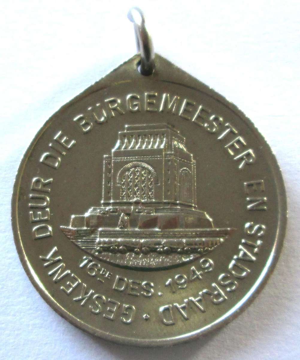 Voortrekker Monument 16th Dec 1949 Medallion Presented by the Mayor of Johannesburg