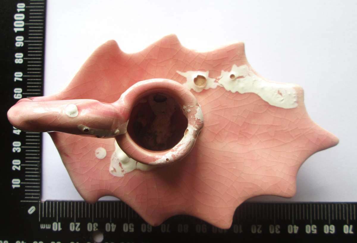 Deco Art Porcelain Candle Holder Leaf Motif