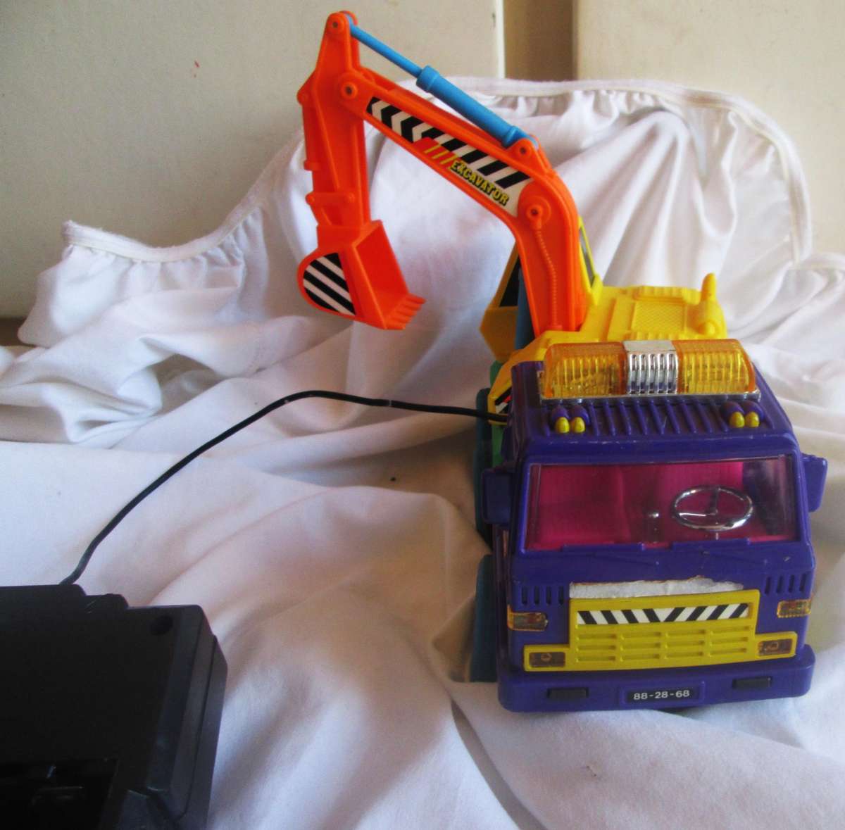 Hip Chang Excavator Battery Operated Remote