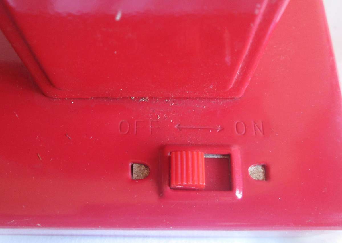 1970 Little Girls Small Sewing Machine