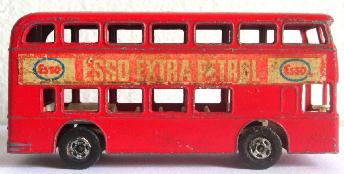 Daimler Bus No 74 Lesney made in England