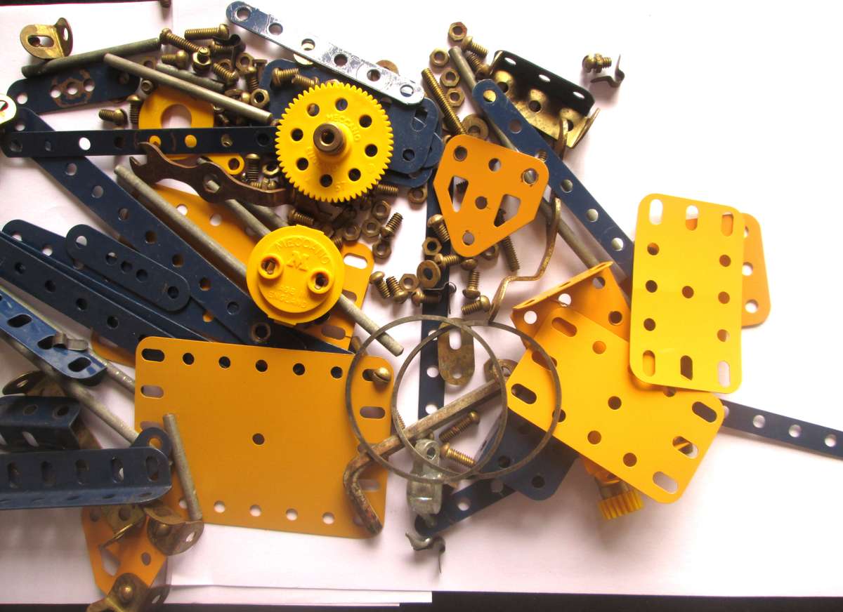 Meccano Pieces