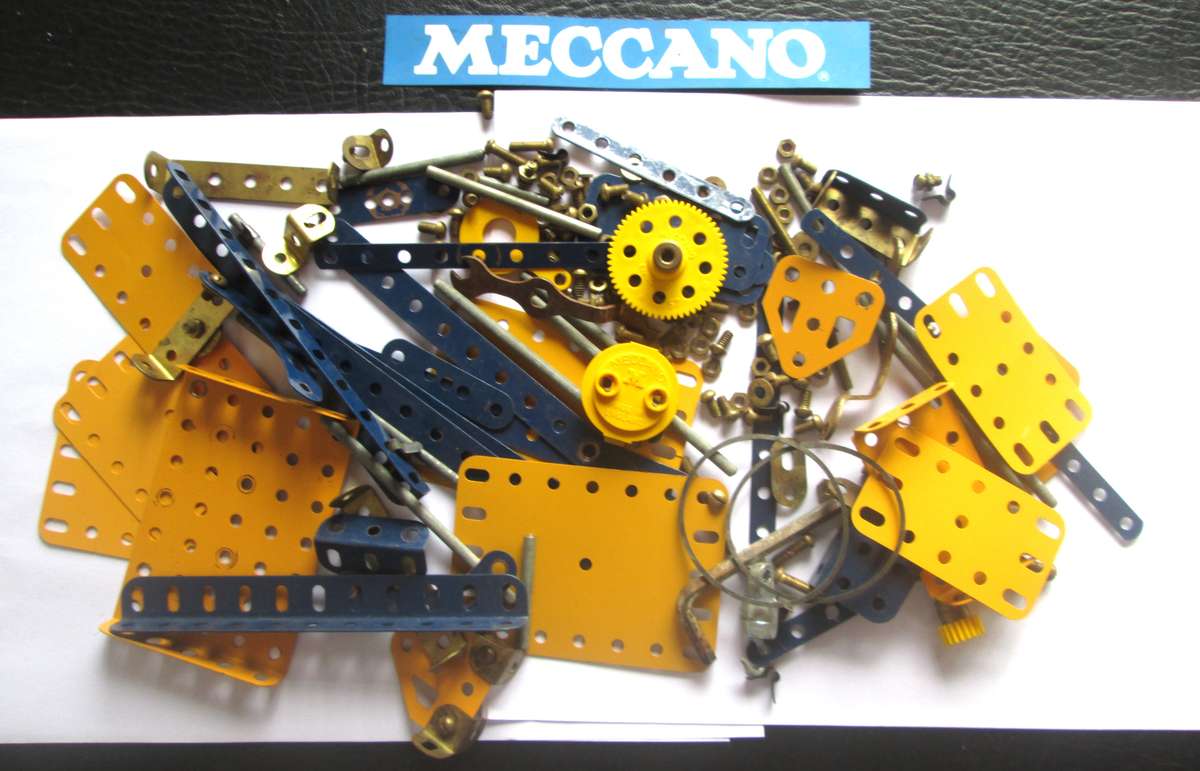 Meccano Pieces