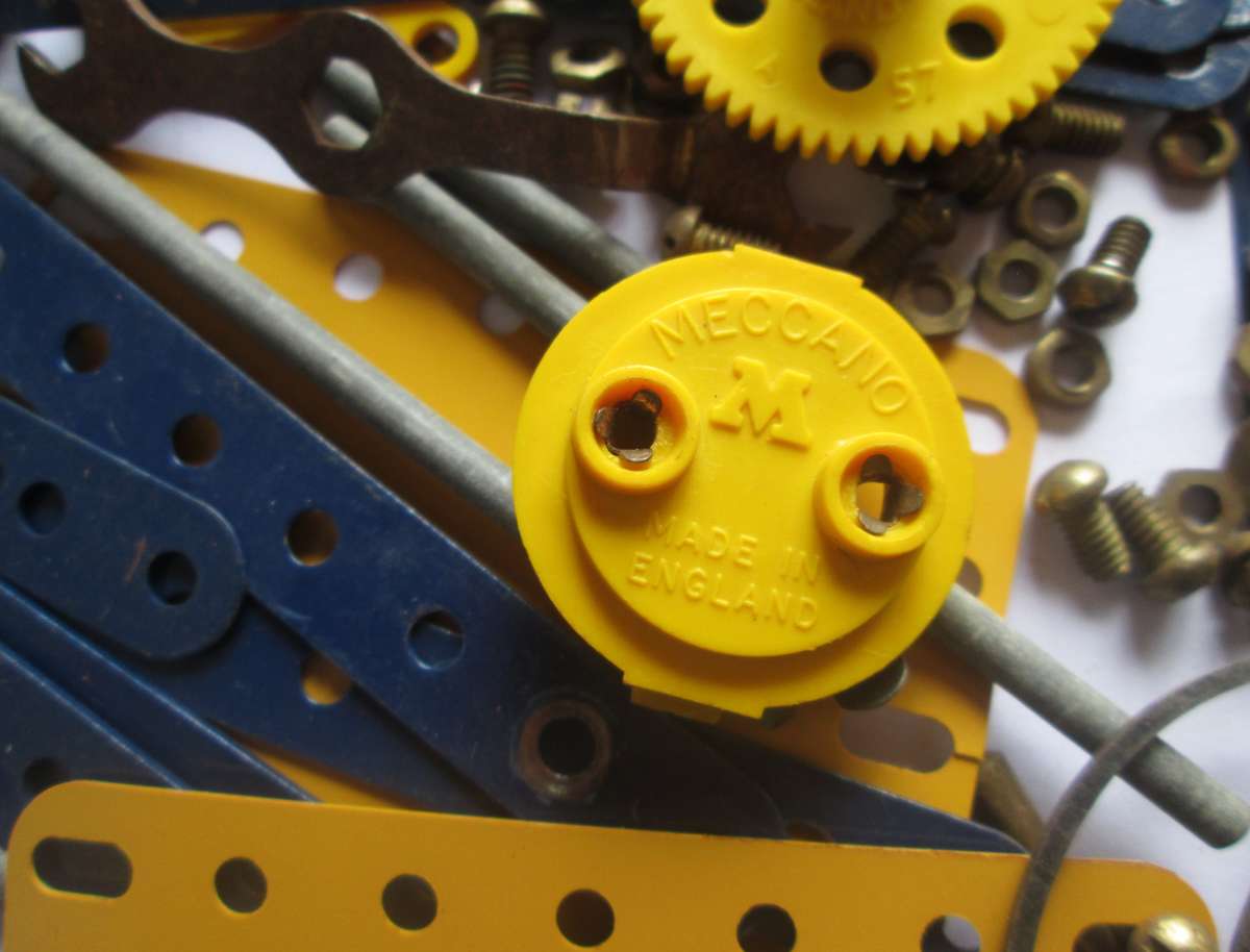 Meccano Pieces