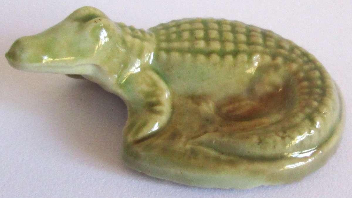 1965 Crocodile Wade Balding and Mansell Flintstone Wade Christmas Cracker