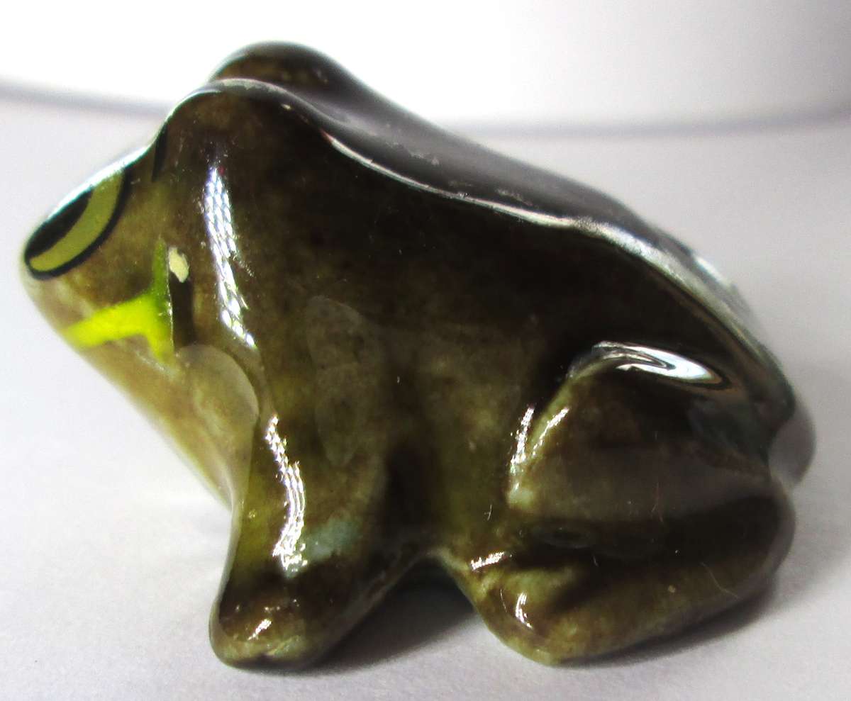 1984 - 1987 Baby Frog Wade Happy Families