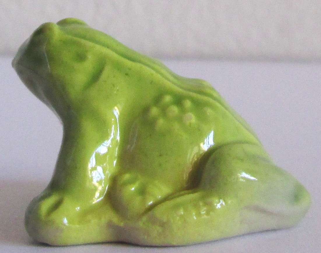 Frog Wade Red Rose Tea Miniature Animals
