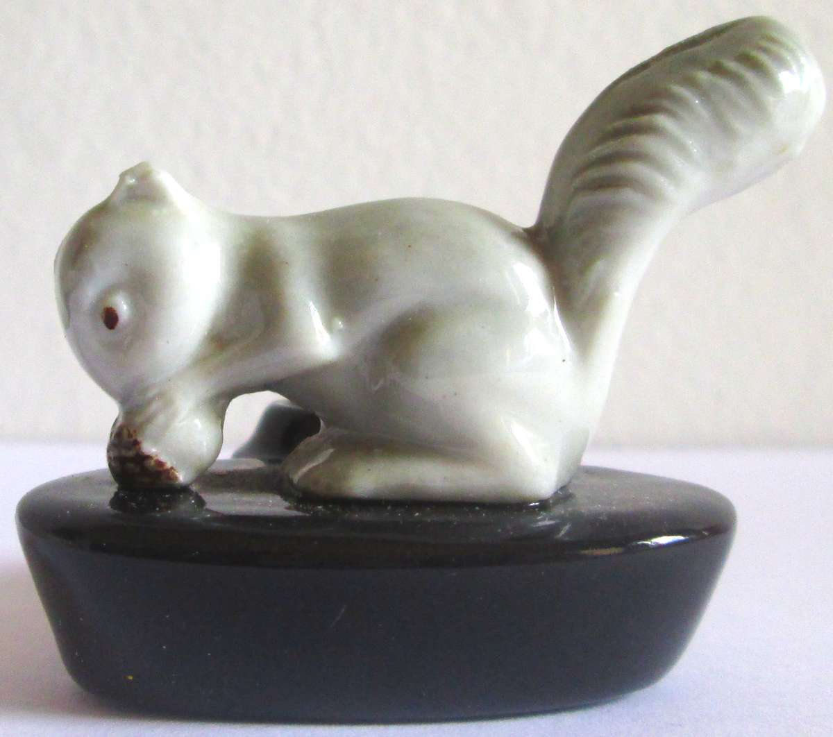 Squirrel Wade Zoo lights Candleholder