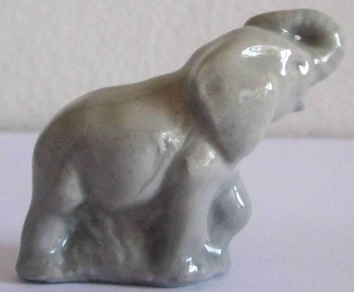 1973 Elephant Wade English Whimsies