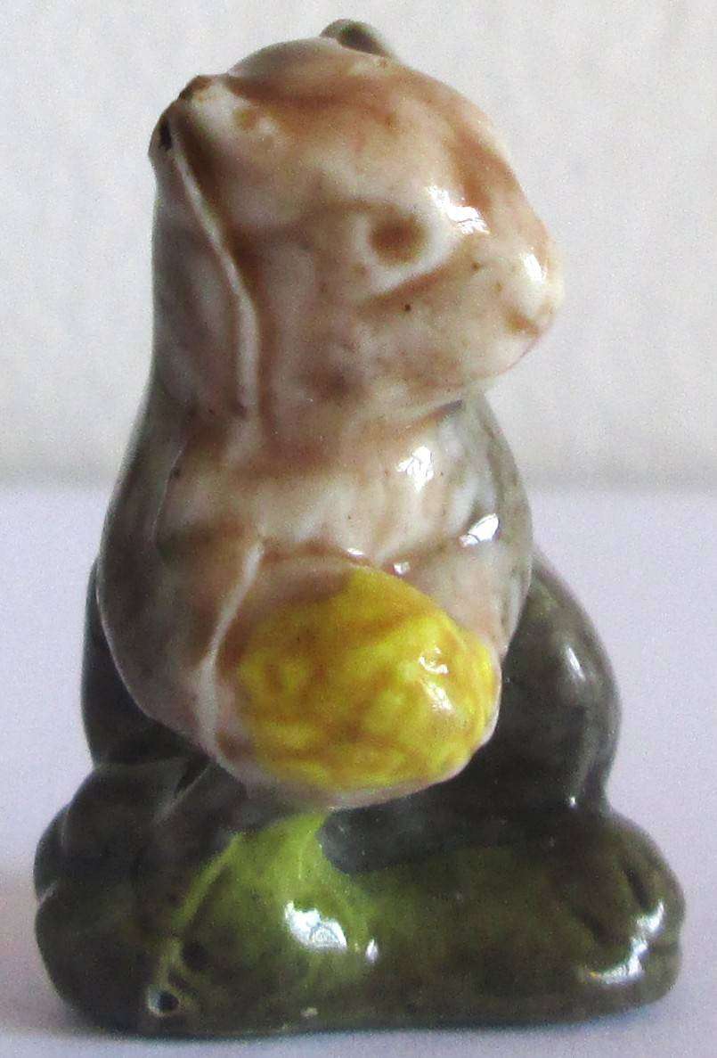 1974 Squirrel Wade English Whimsies