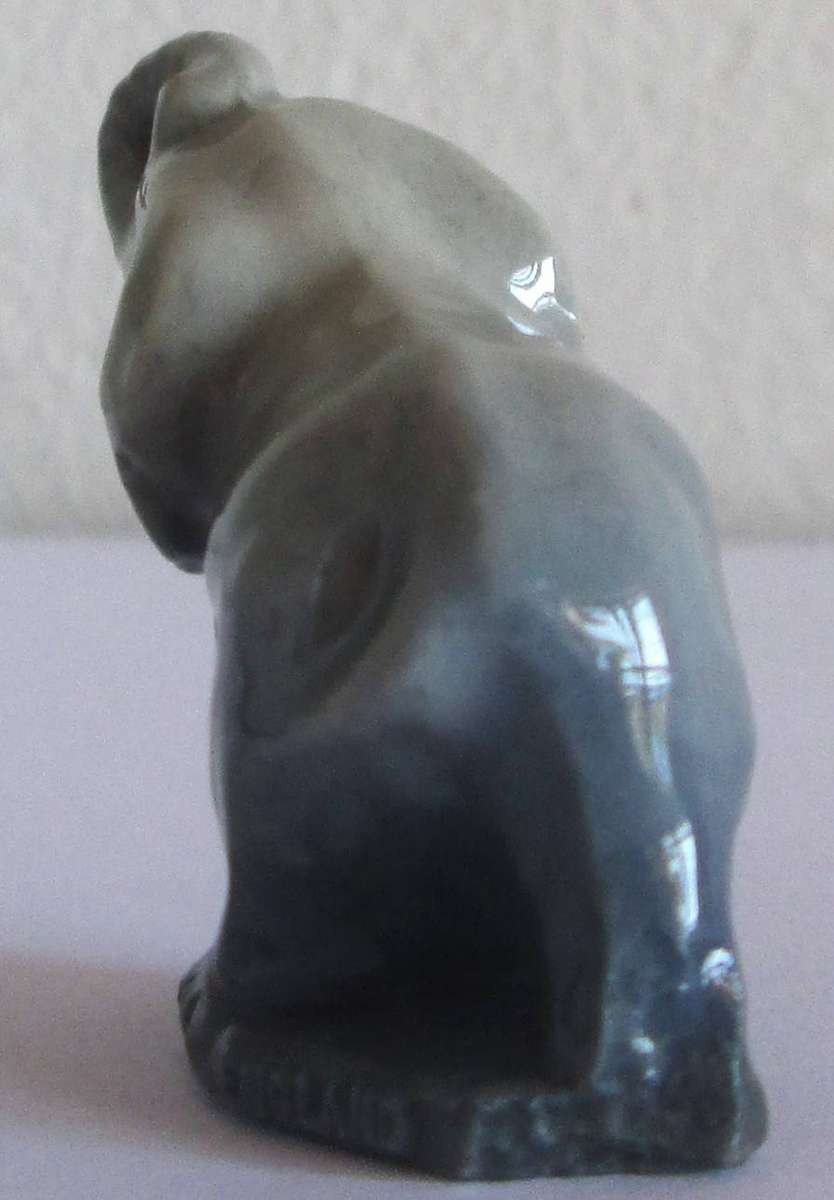 1973 Elephant Wade English Whimsies