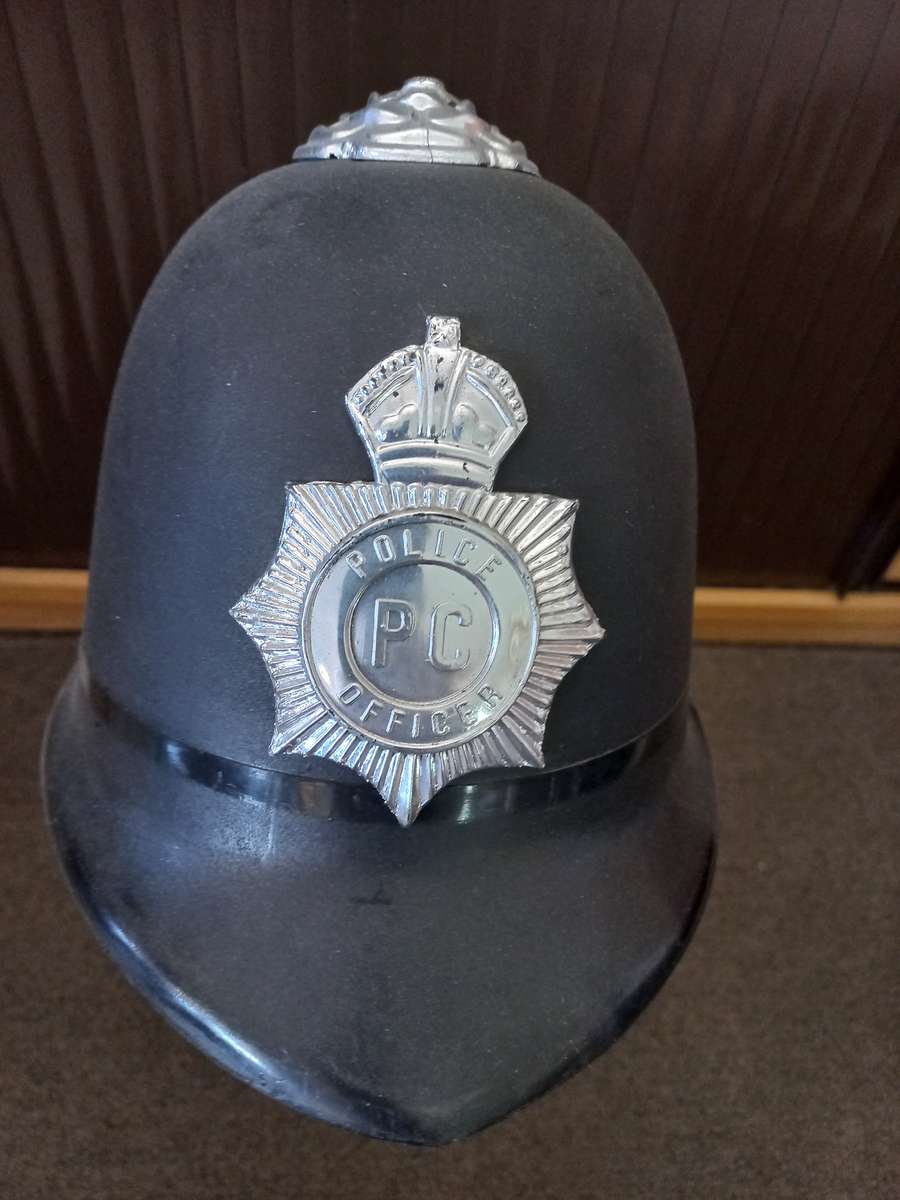 BOBBY ENGLISH HEAD GEAR