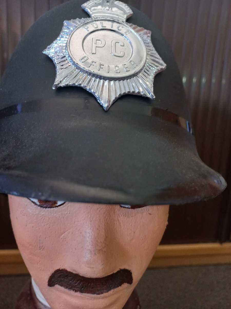 BOBBY ENGLISH HEAD GEAR