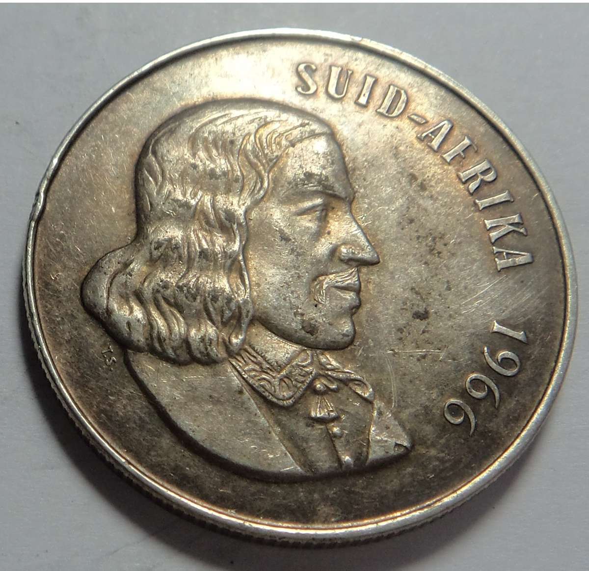 RSA Silver R1 1966 (Afrikaans) 4 available