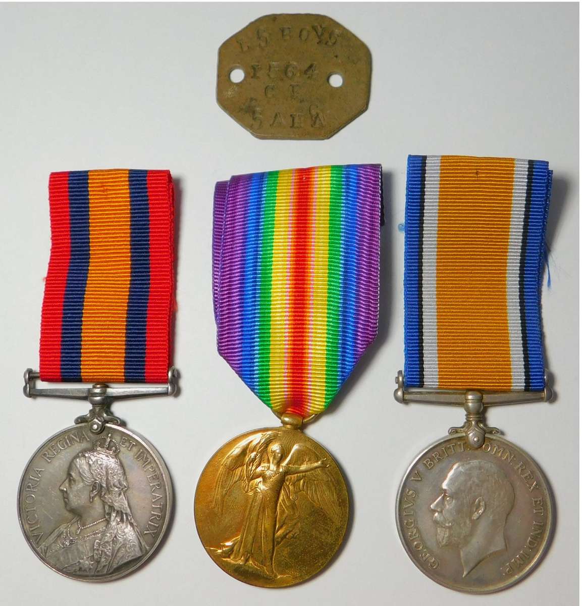 Queen's Medal & WW1 Group to Boyes Family