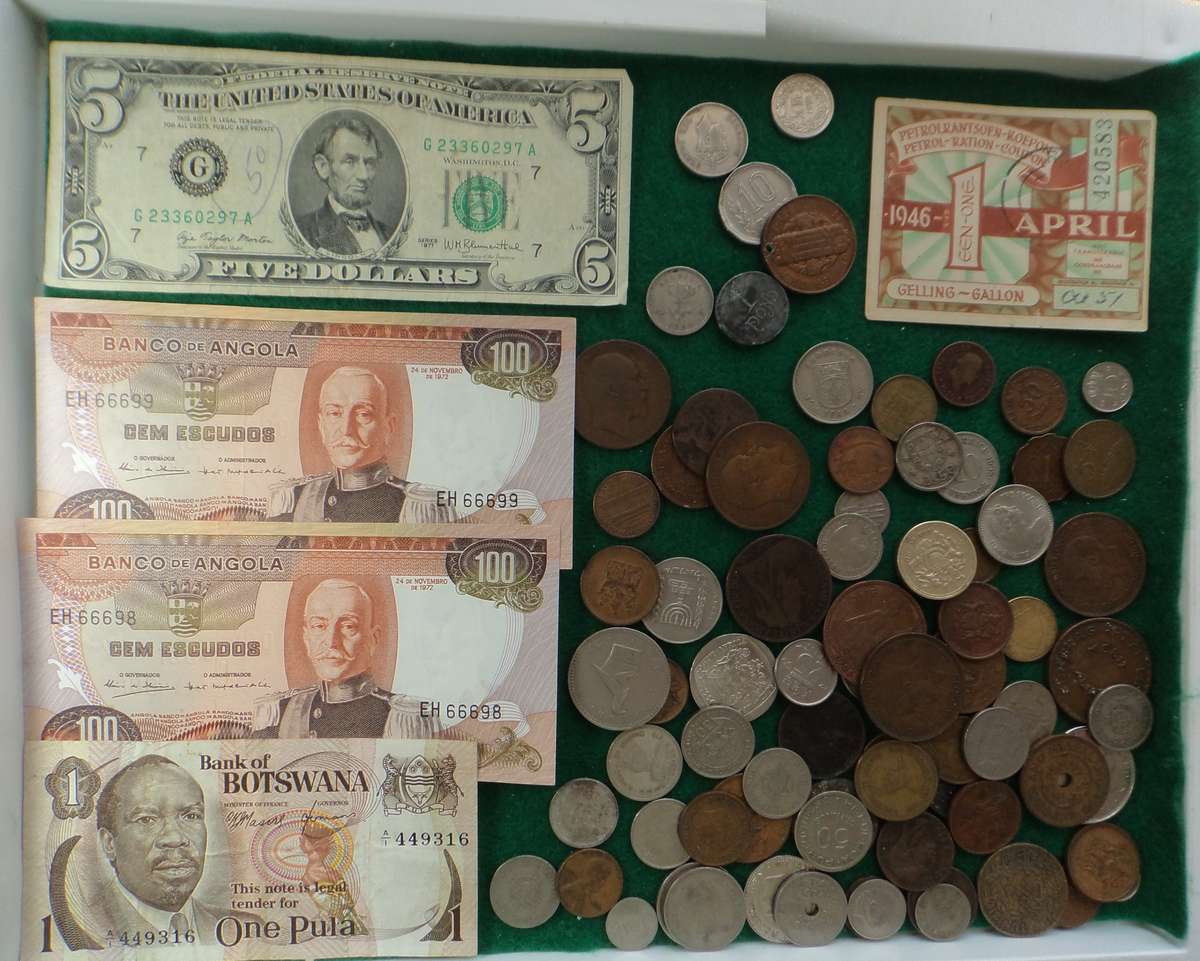 Collection of mostly Coins & Banknotes of the World