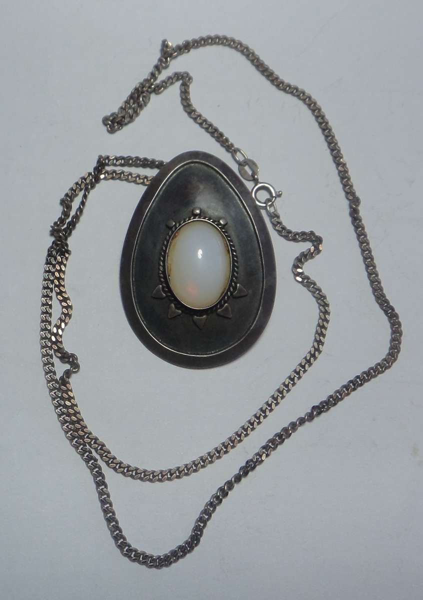 Vintage Israel 925 Silver Pendant necklace with synthetic Opal