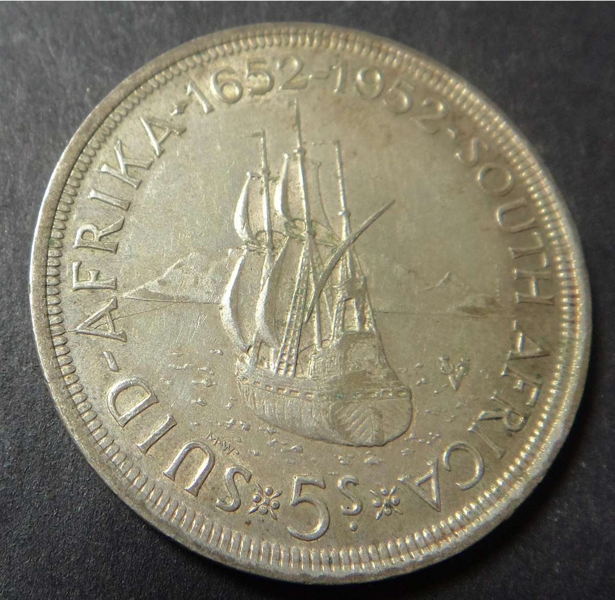 Union of SA Crown (5/-) of 1952 (15 available)