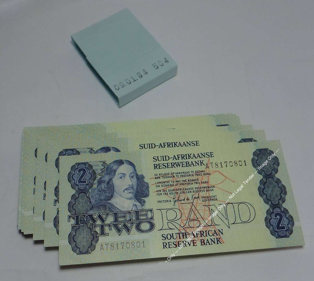 Collection of 100 x R2 notes in serial number order