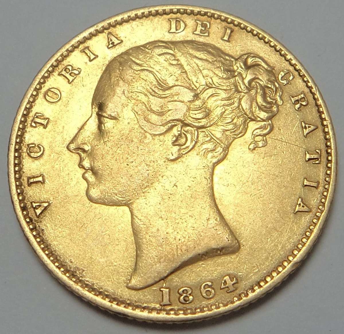 Gold Victorian Sovereign (Shield Back) 1864 (Die number 90)