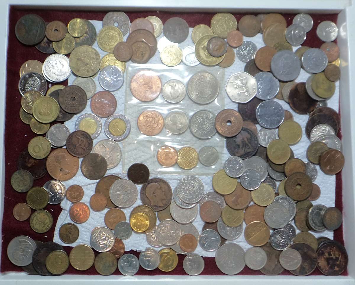 Large Collection of World Coins plus GB UNC set