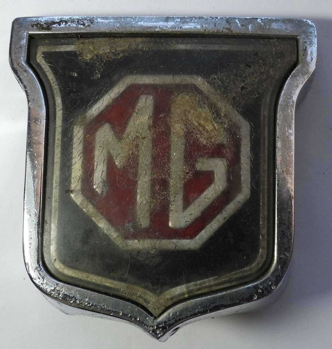 MG Badge (Needs restoring)