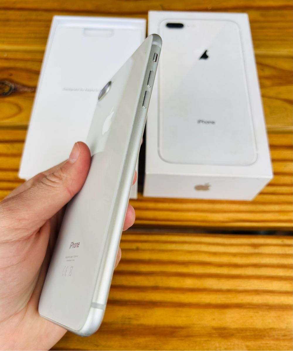 iPhone 8 Plus with box