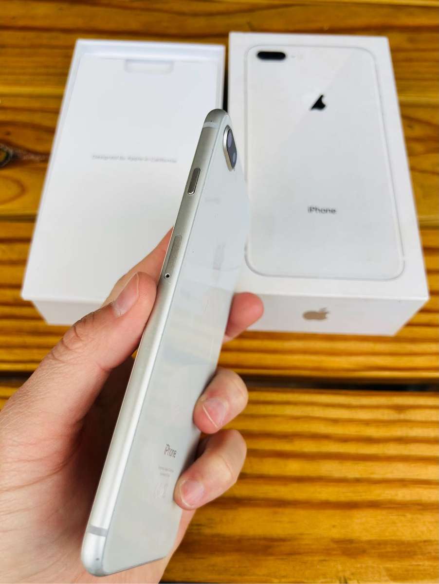iPhone 8 Plus with box
