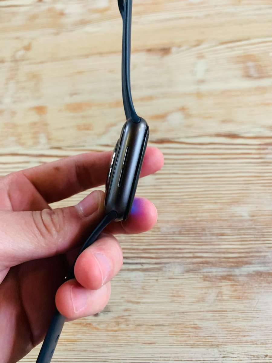 Apple Watch Series 4 44mm Cracked Screen