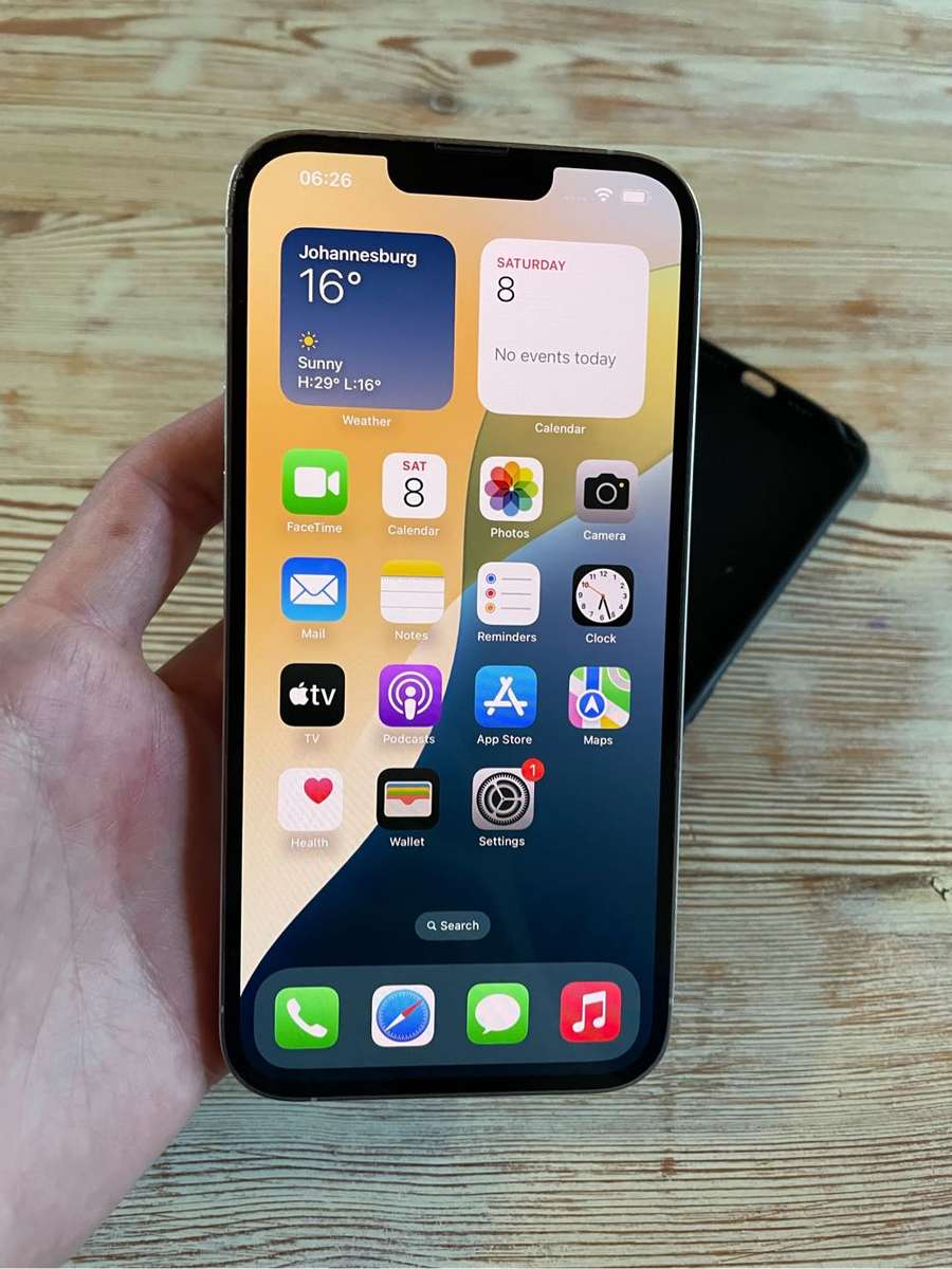 iPhone 13 Pro Max - Cracked Back