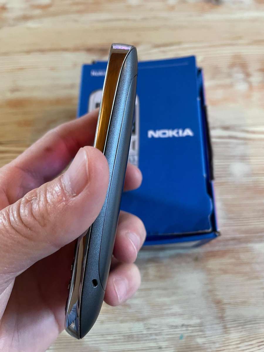 Nokia Asha 302 Working!! With box and charger