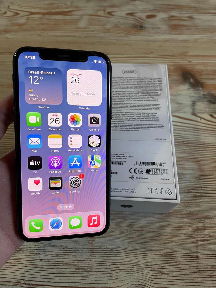 iPhone XS 256GB with box