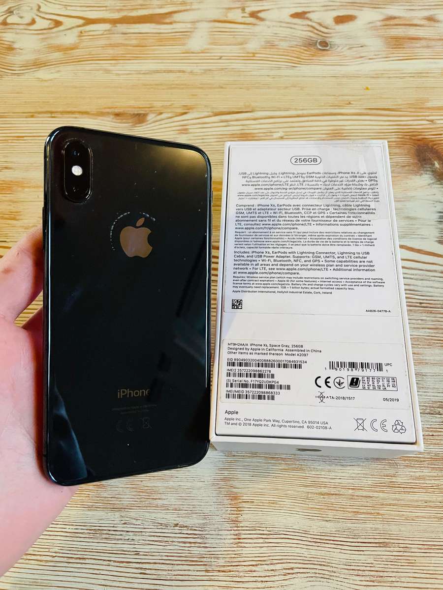 iPhone XS 256GB with box