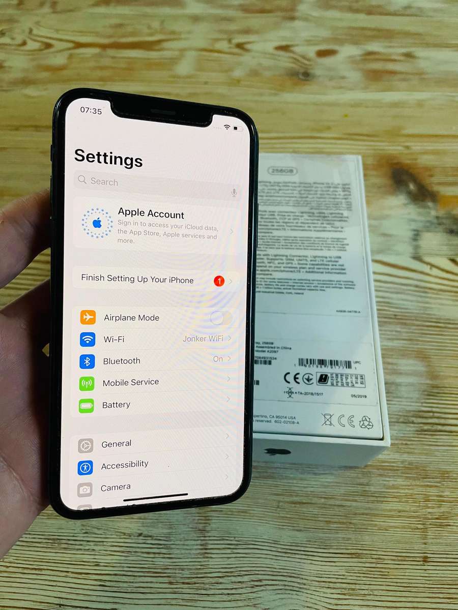 iPhone XS 256GB with box