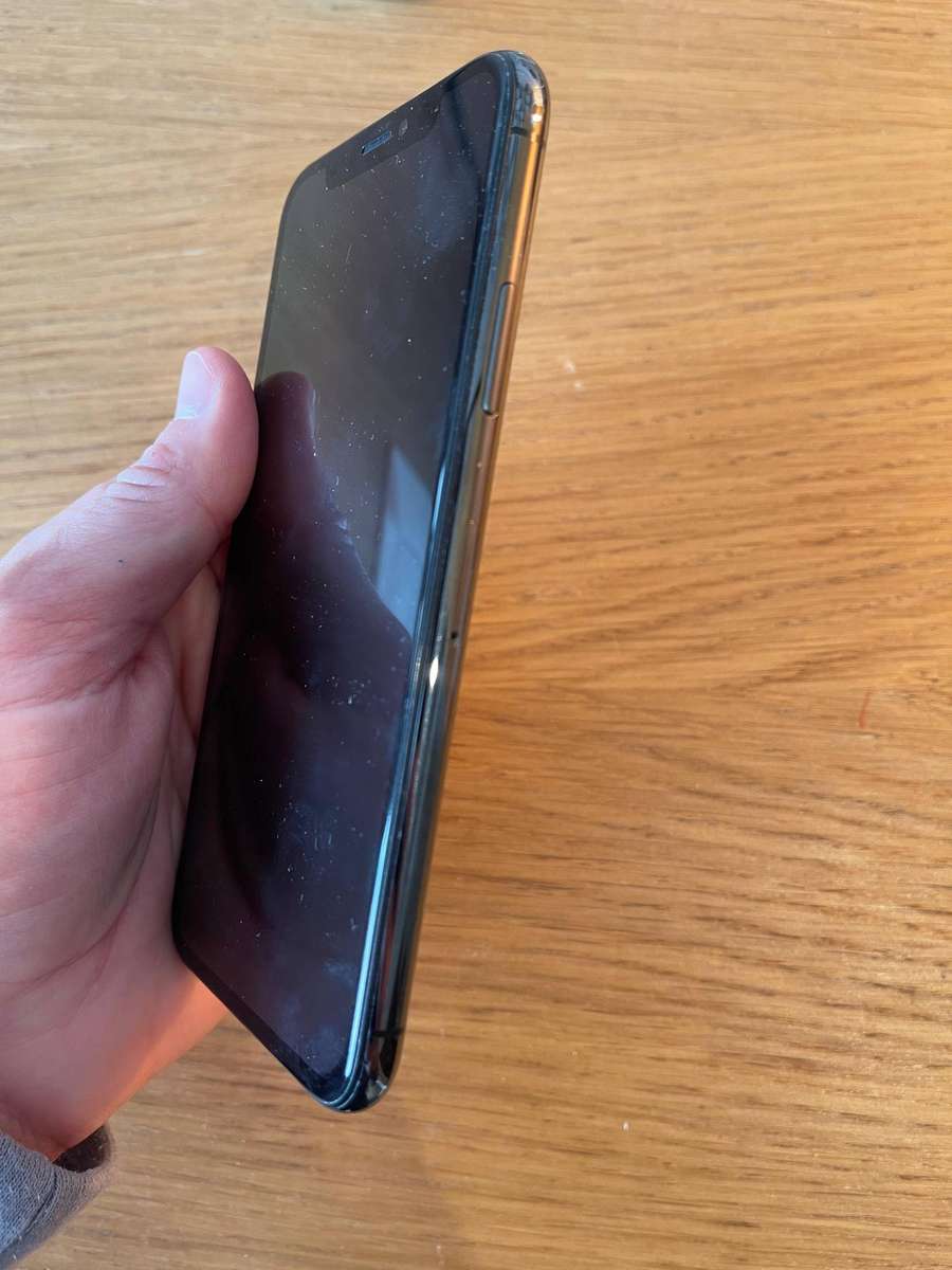 iPhone XS 256GB in GREAT original condition