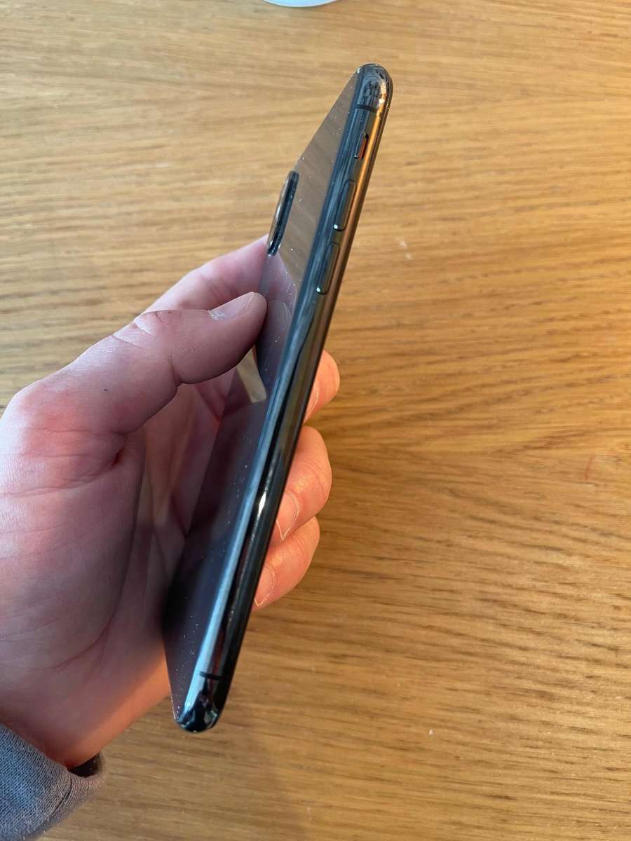 iPhone XS 256GB in GREAT original condition