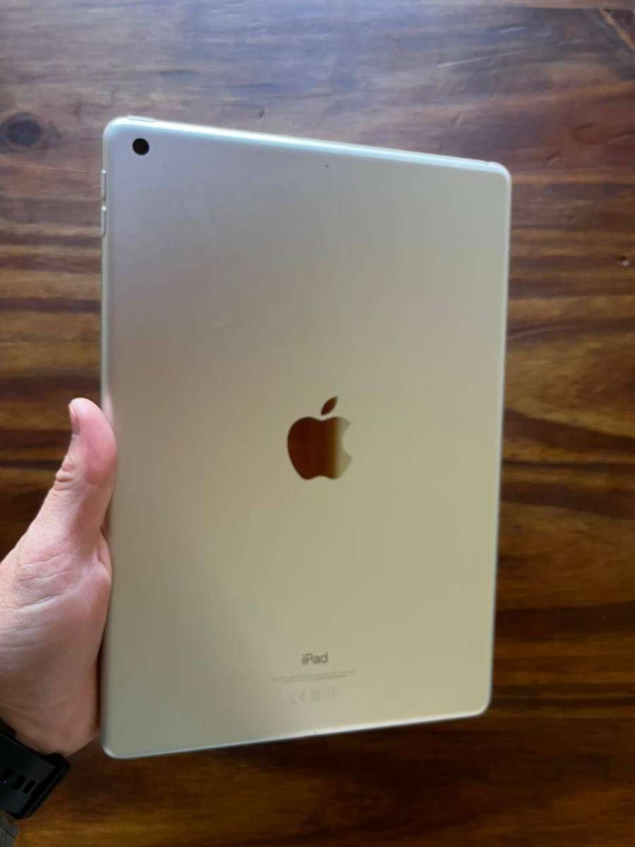 Apple iPad 7 with 1 year Apple warranty